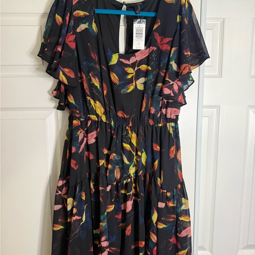 torrid Black Floral Leaf Print Midi Dress
